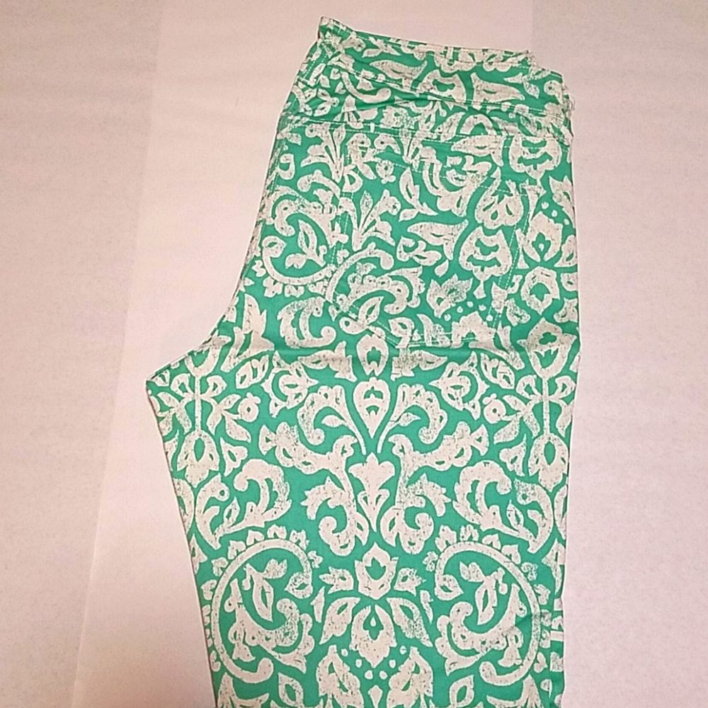 Women's patterned jeans